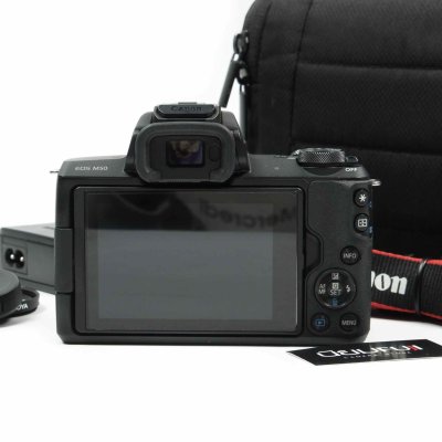 Canon EOS M50