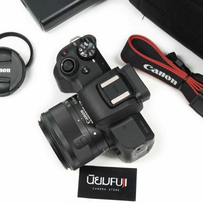 Canon EOS M50
