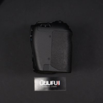 Canon Eos R8