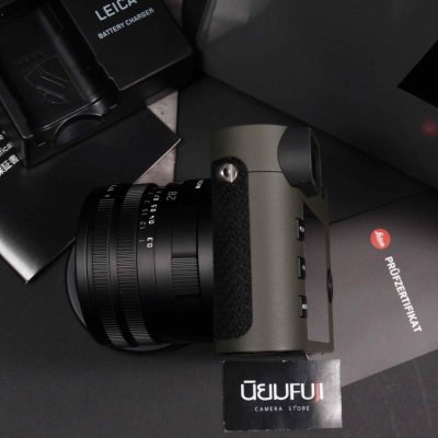 Leica Q2 Monochrom Reporter