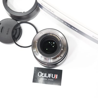 SIGMA 30mm F1.4 DC DN