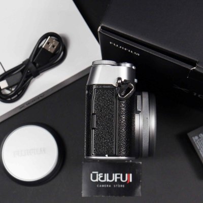 Fujifilm X100V