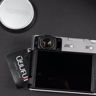 Fujifilm X100V