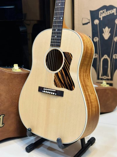 Gibson J-35 30s Faded Gibson J-35 30s Faded