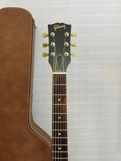 Gibson J-25 nat