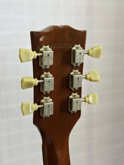 Gibson J-25 nat
