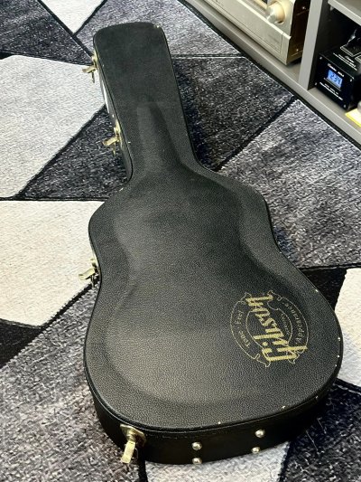 Gibson Early J-45 VS