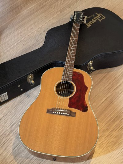 Gibson J-45 Standard (Natural)