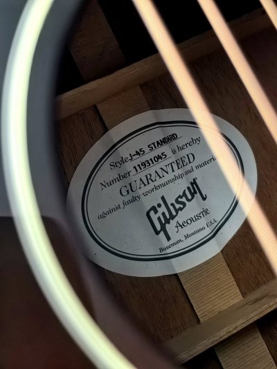 Gibson J-45 Standard 2011