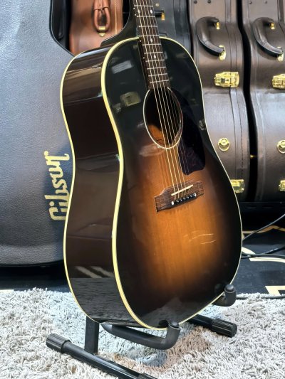 Gibson J-45 Standard 2011