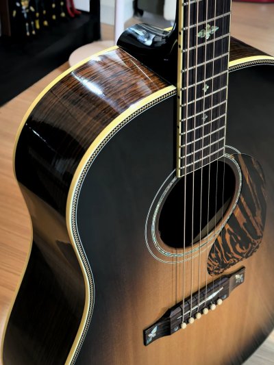 Gibson J-45 Custom Limited Rose