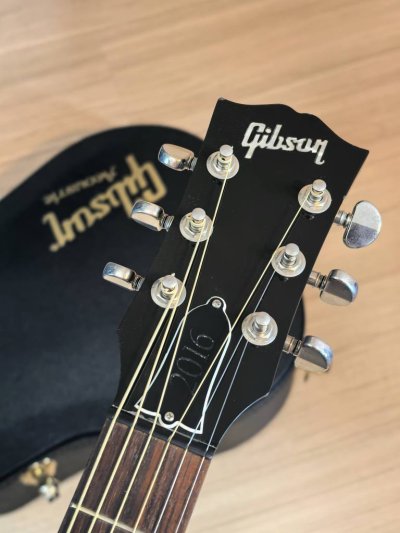 Gibson J-45 Standard