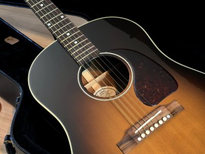 Gibson J-45 Standard