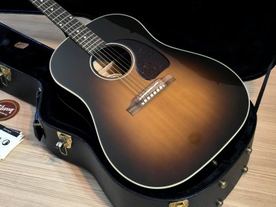 Gibson J-45 Standard