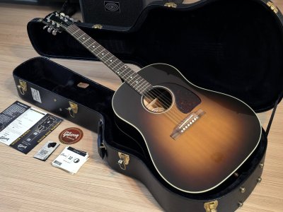 Gibson J-45 Standard