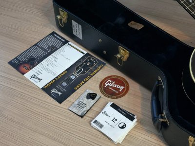 Gibson J-45 Standard
