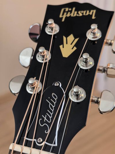 Gibson Hummingbird Studio