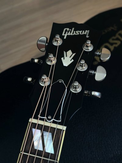 Gibson Hummingbird Custom Shop Ebony