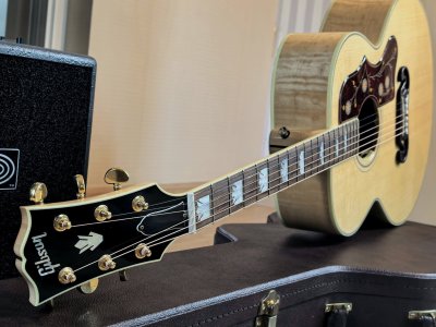 Gibson SJ-200 Standard