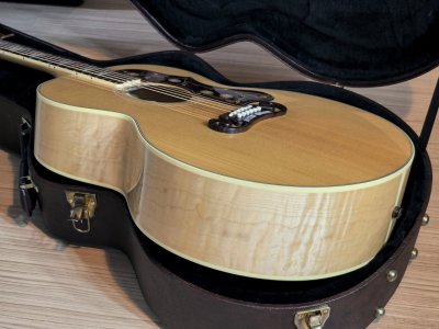 Gibson SJ-200 Standard