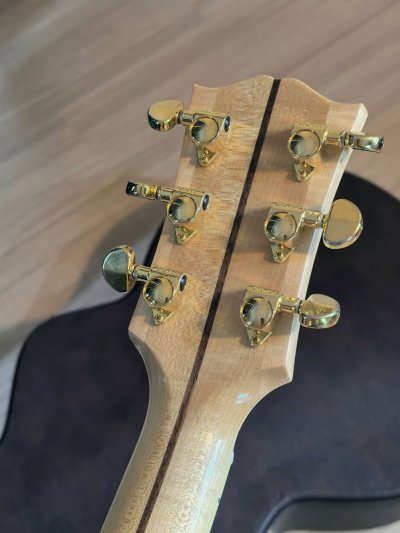 Gibson SJ-200 Standard
