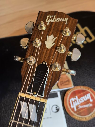 Gibson Songwriter Deluxe Studio
