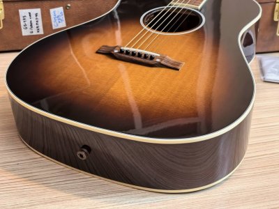 Gibson Keb mo 3.0 12-Ft J-45 Custom Shop Artist