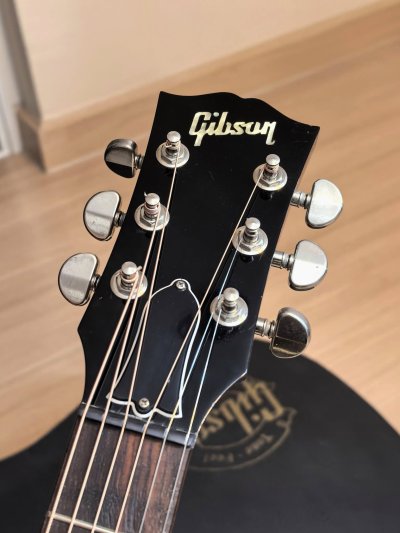 Gibson J-45 Standard