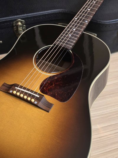 Gibson J-45 Standard