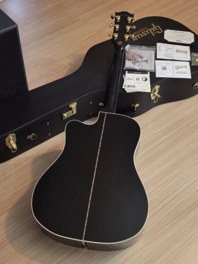 Gibson Songwriter Custom Ebony 2025