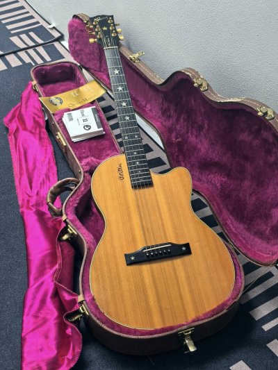 Gibson Chet Atkima