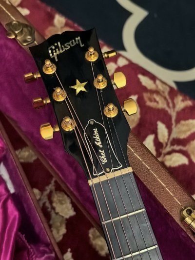 Gibson Chet Atkima