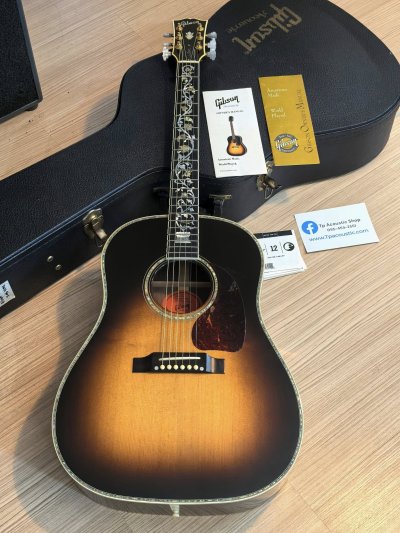 Gibson J-45 Custom Vine Limited Edition