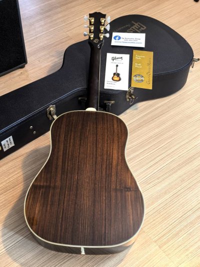Gibson J-45 Custom Vine Limited Edition