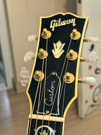Gibson J-45 Custom Vine Limited Edition