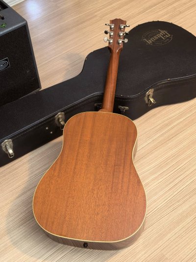 Gibson J-45 Standard