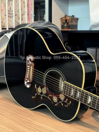 Gibson SJ-200 Elvis Custom Shop