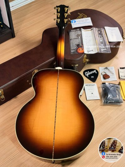Gibson SJ-200 Standard