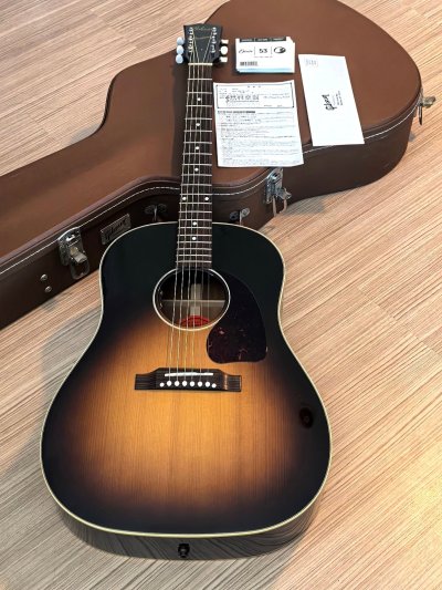 Gibson J-45 True Vintage (TV)