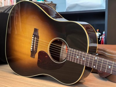 Gibson J-45 True Vintage (TV)