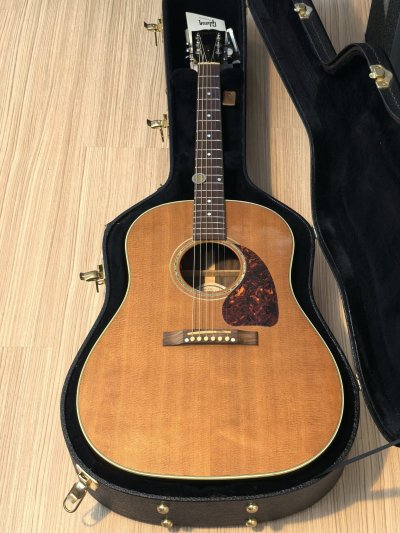Gibson J-15 All Solid Walnut