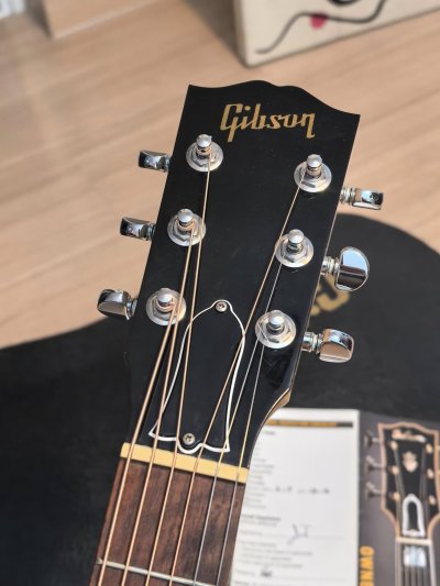 Gibson J-15 All Solid Walnut