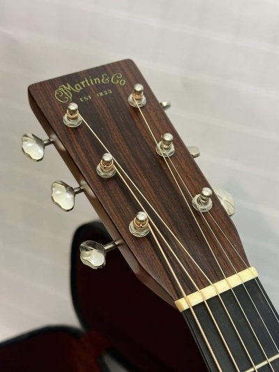 Martin HD-28V