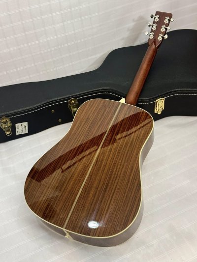 Martin HD-28V