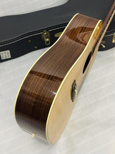 Martin HD-28V