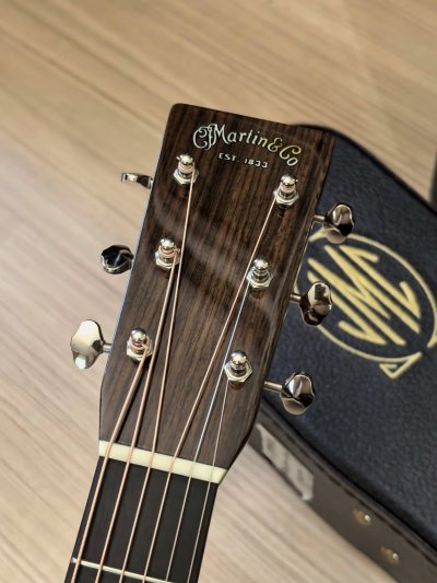 Martin OMJM Signature John Mayer