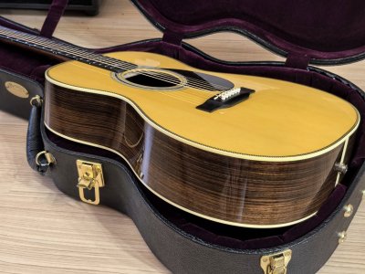 Martin OMJM Signature John Mayer