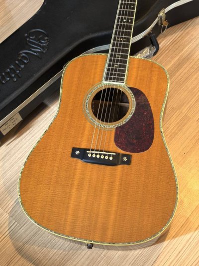 Martin D-42 Standard