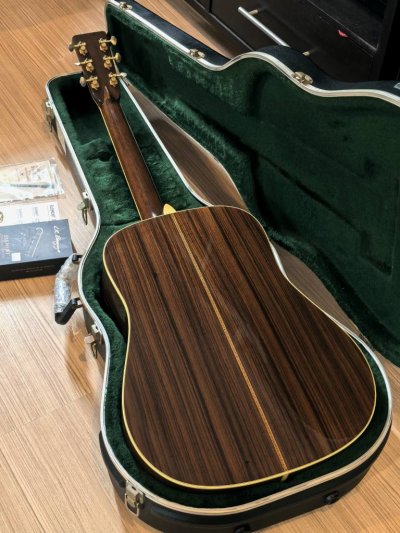 Martin D-42 Standard