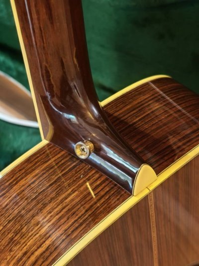 Martin D-42 Standard